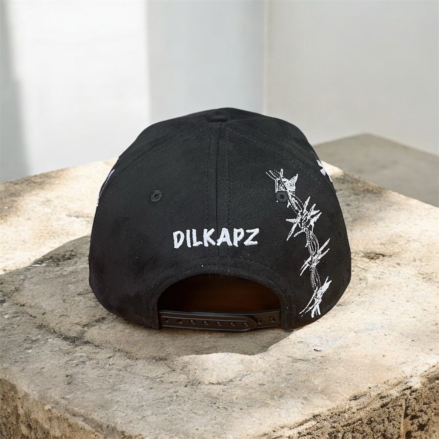 Black Thorn Hat